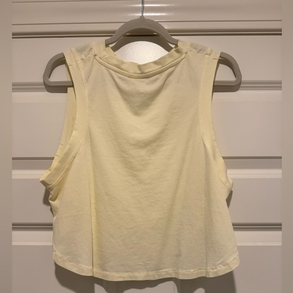 Cropped Tank - Picture 2 of 4